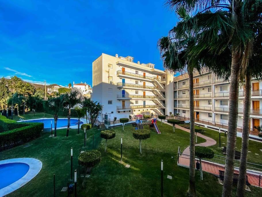 Escapada Familiar En Torrox Costa A 100M De La Playa, Vistas Al Mar Y Parking Gratis Apartman Kültér fotó