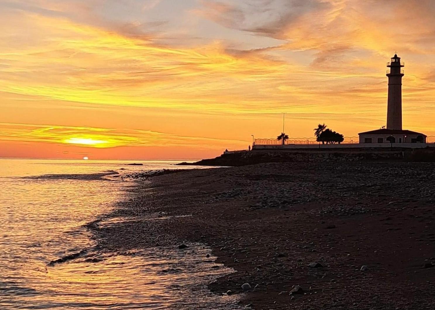 Escapada Familiar En Torrox Costa A 100M De La Playa, Vistas Al Mar Y Parking Gratis Apartman Szoba fotó